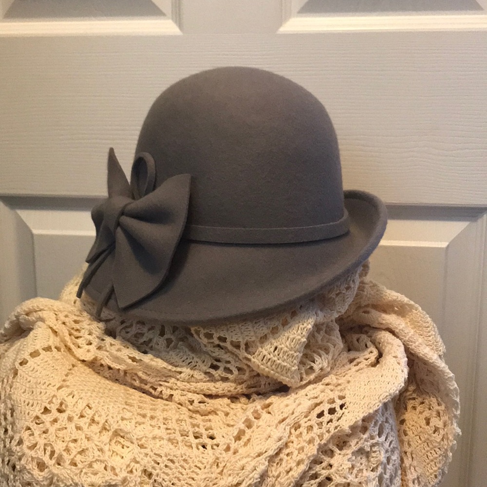 Grey Wool Cloche/Cinema Hat